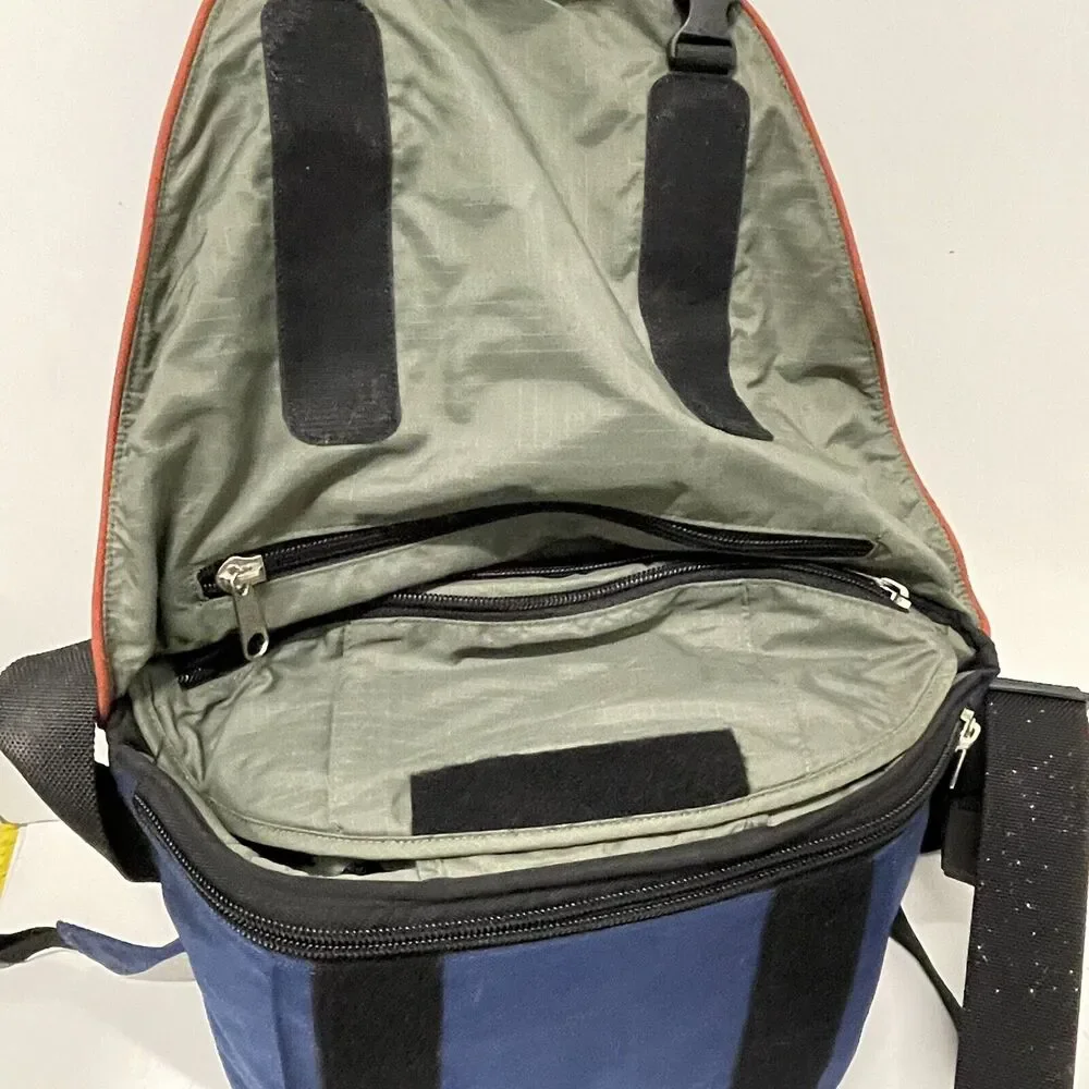Crumpler 15” Camera Bag Blue Messenger Courier Crossbody Dividers Pads Strap